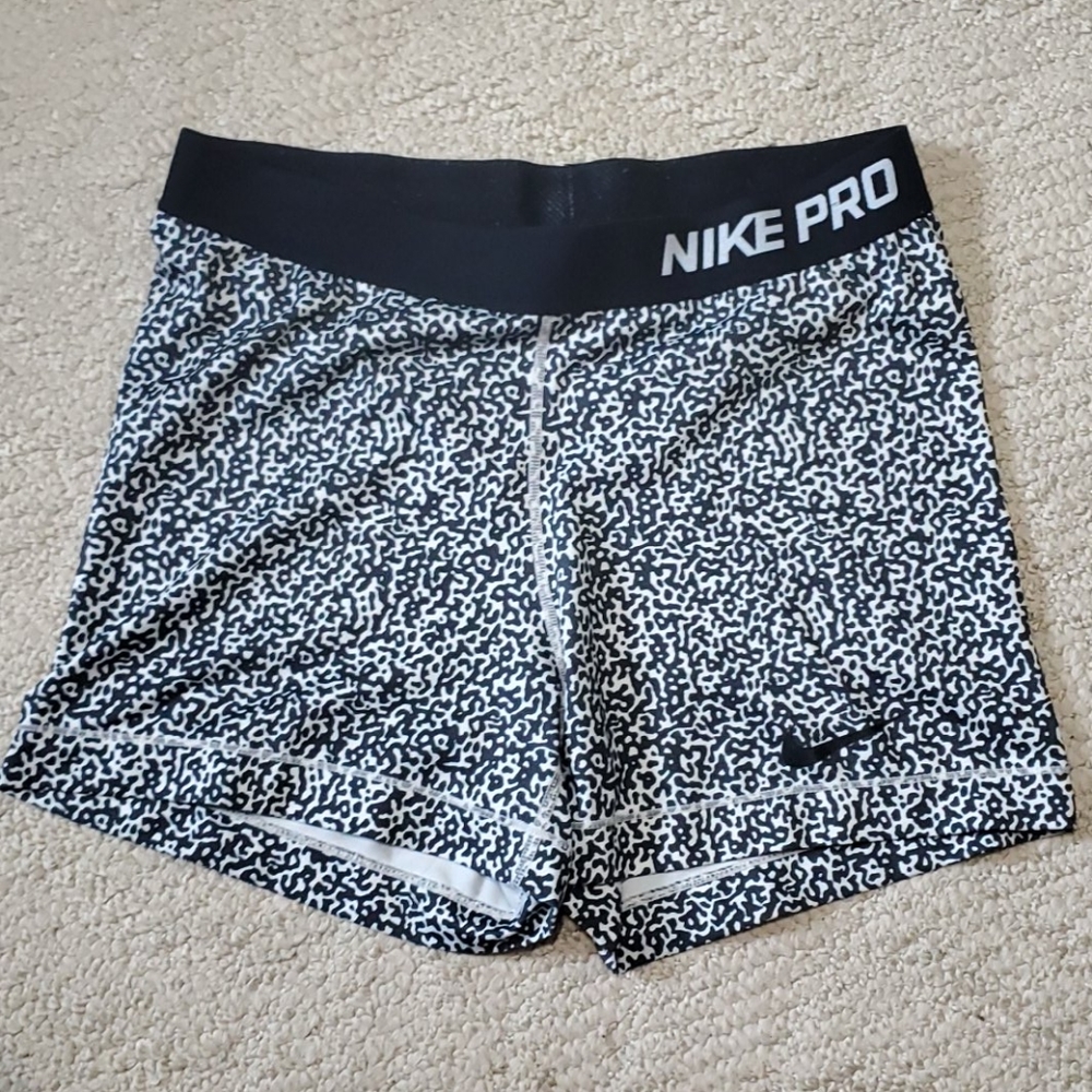 Black and white Nike Spandex